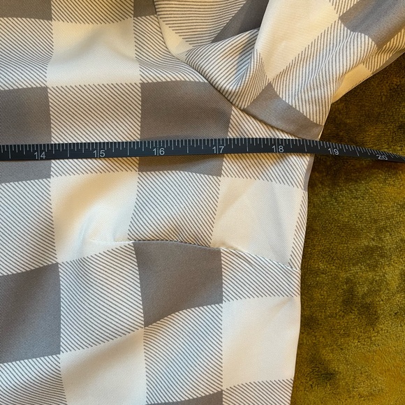 NWT The Limited SZ S White and Grey Check 3/4 Sleeve Blouse! - Picture 5 of 13